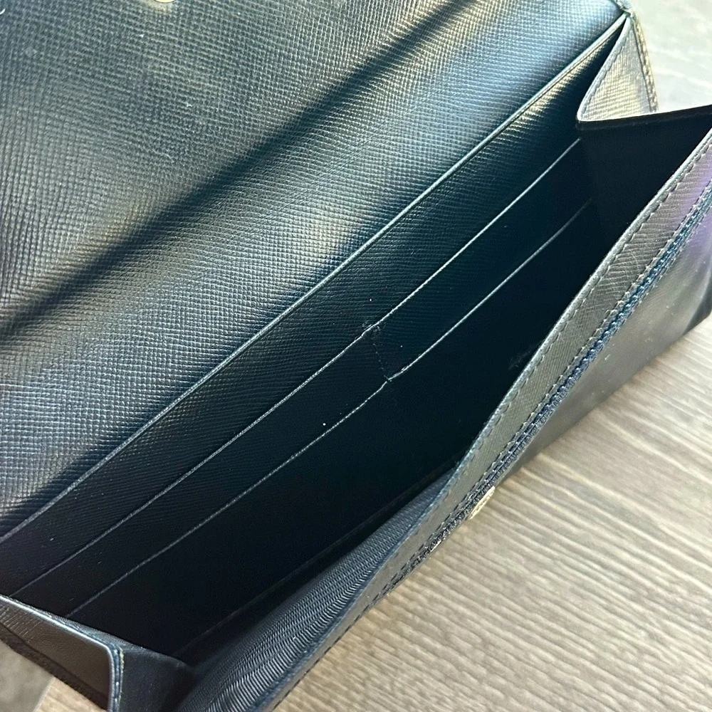 Salvatore Ferragamo Gancini Wallet - Picture 6 of 10
